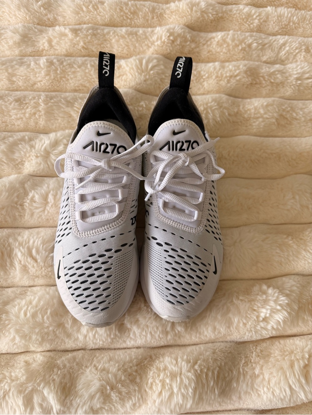 Nike Air270 Women's White and Black Athletic Sneakers